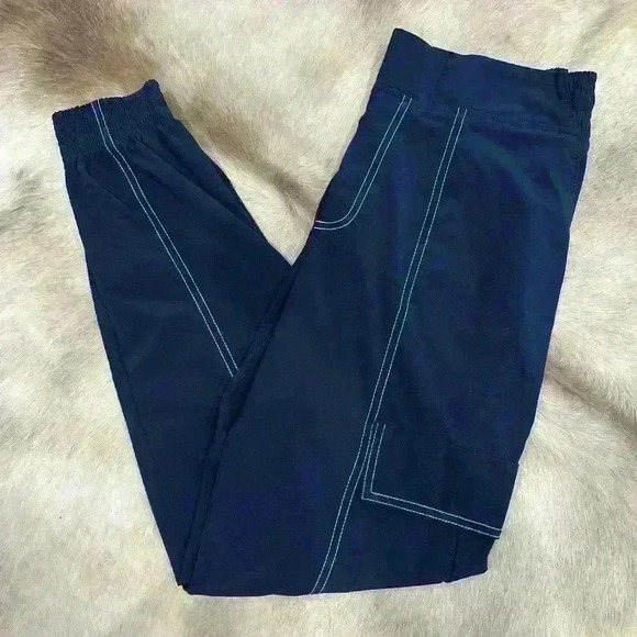 Athleta Chelsea Utility Jogger Size 2 Lightweight Pants Zipper Snap Pocket - Picture 2 of 6